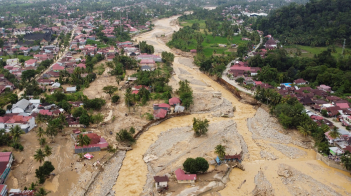Indonesia vows crackdown on rogue miners as Sumatra death toll nears 800