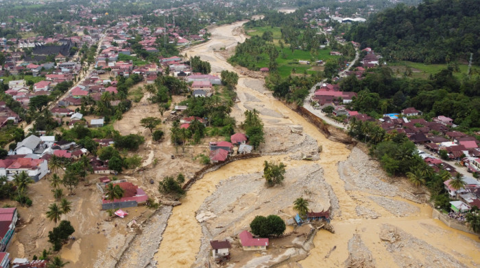 Indonesia vows crackdown on rogue miners as Sumatra flood death toll nears 800