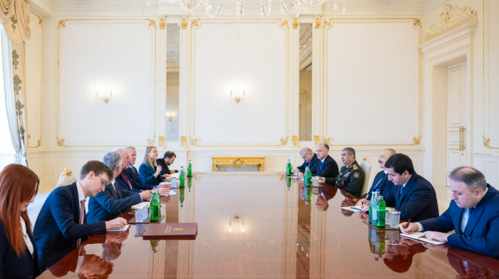 President Ilham Aliyev meets with UK Minister of State for Defence