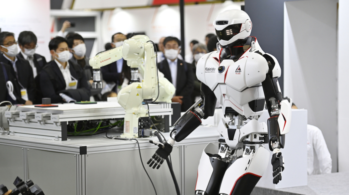 International Robot Exhibition draws visitors in Tokyo