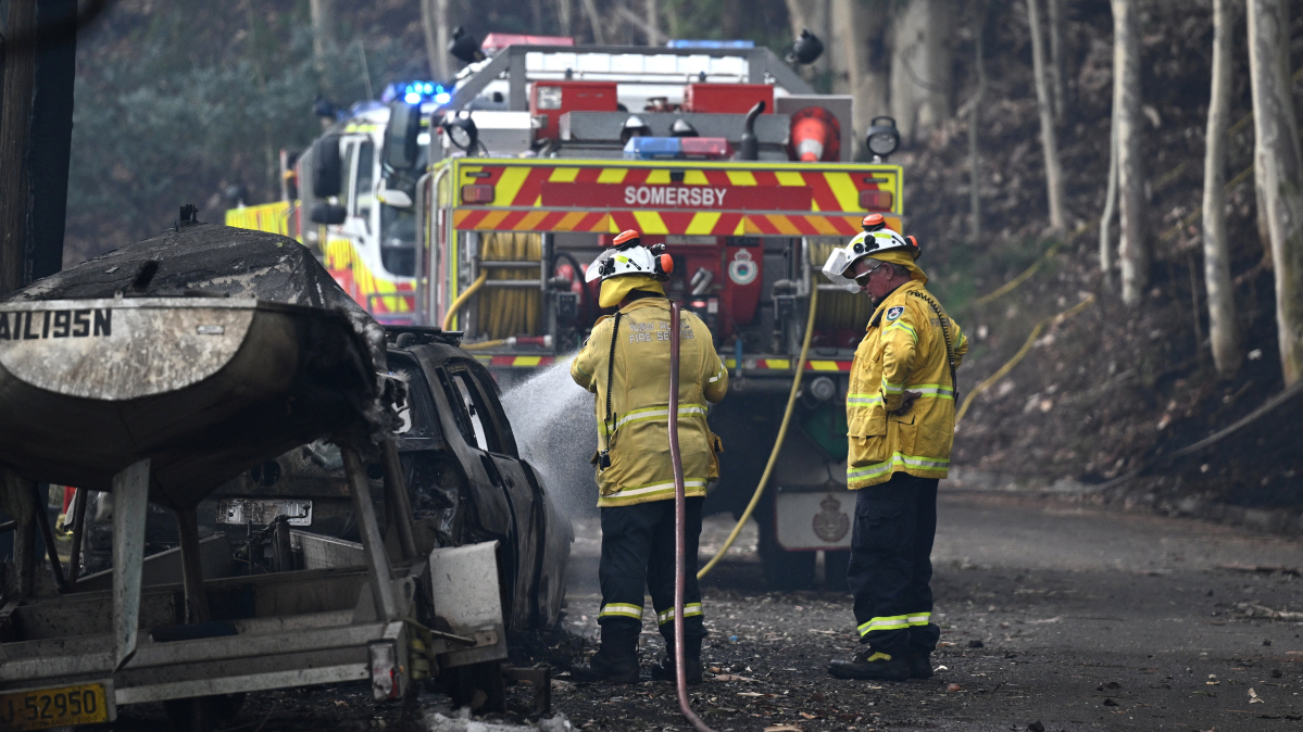 Australian authorities urge thousands to flee New South Wales bushfires