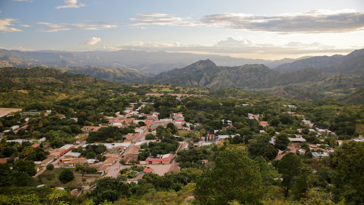 Delayed vote in Honduran town may decide presidential race