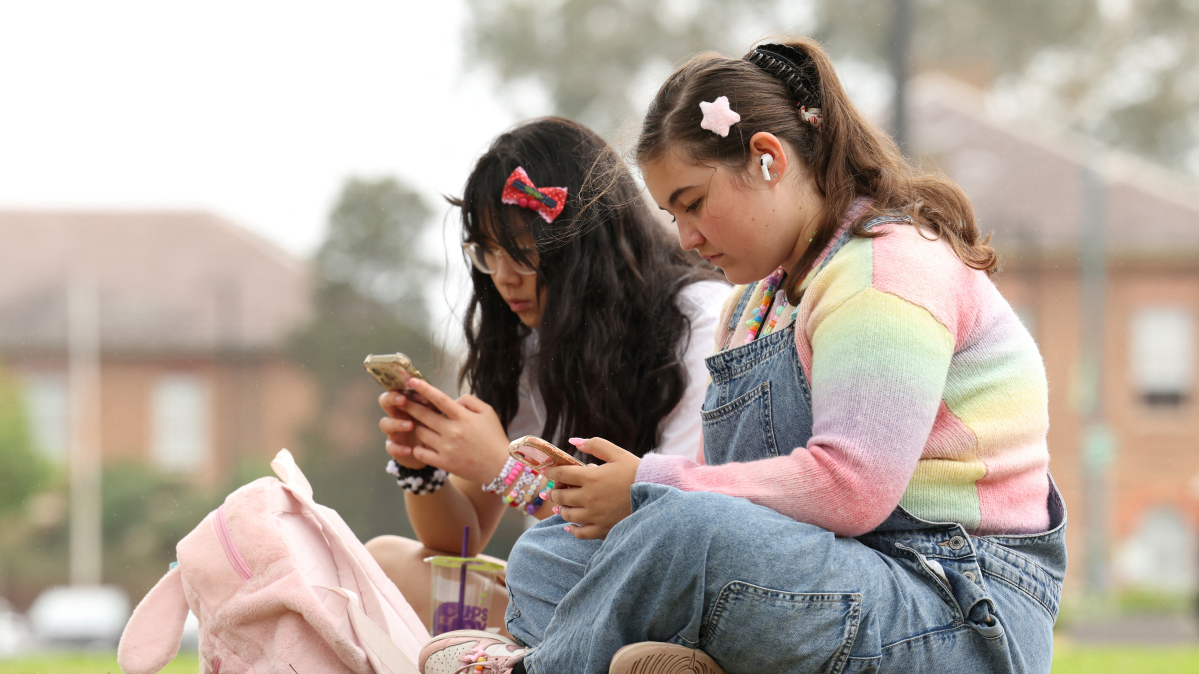 Australian teens face ‘cold turkey’ summer as social media ban kicks in