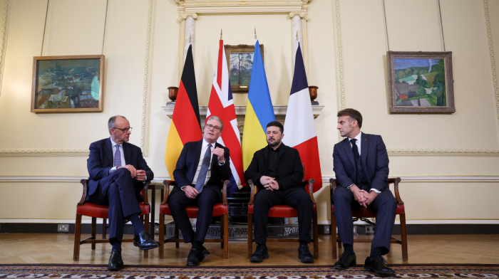 Zelenskyy arrives in London for key talks amidst U.S. peace deal pressure