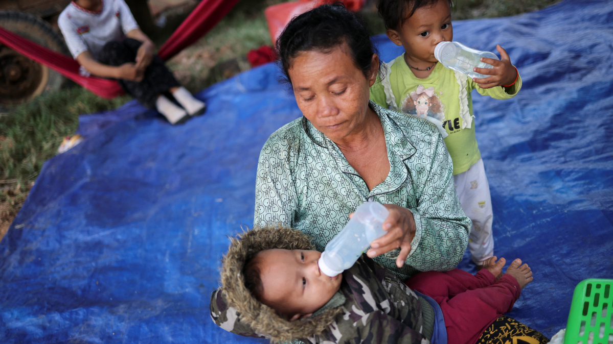 Trump to make phone call to end Thai-Cambodia fighting
