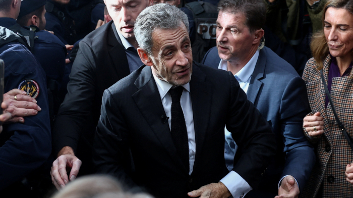 Sarkozy’s 'Diary of a Prisoner' hits bookstores amid supporters' cheers
