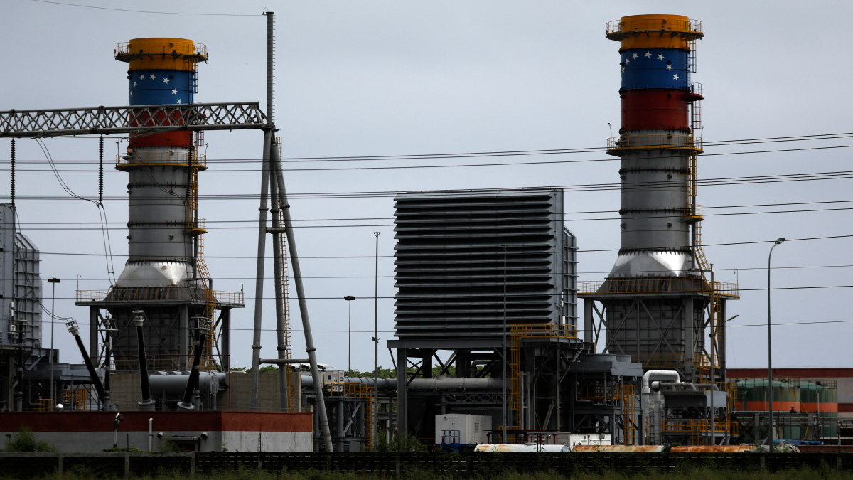 Venezuelan oil exports drop sharply after U.S. tanker seizure