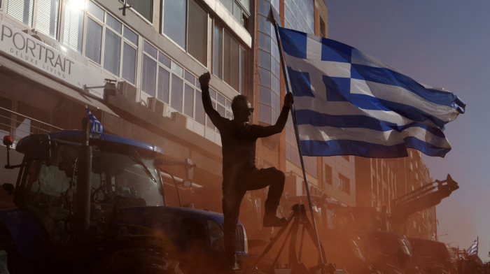 Greek farmers block Thessaloniki Port in nationwide protests