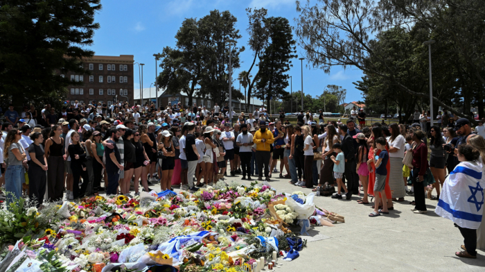 World leaders condemn Bondi Beach Hanukkah mass shooting, praise heroism as Australia mourns