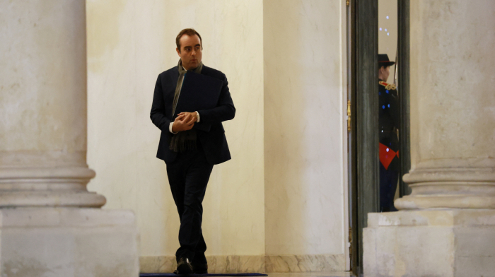 France moves to prevent government shutdown after budget talks collapse