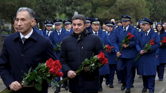 Azerbaijan honours AZAL crash victims