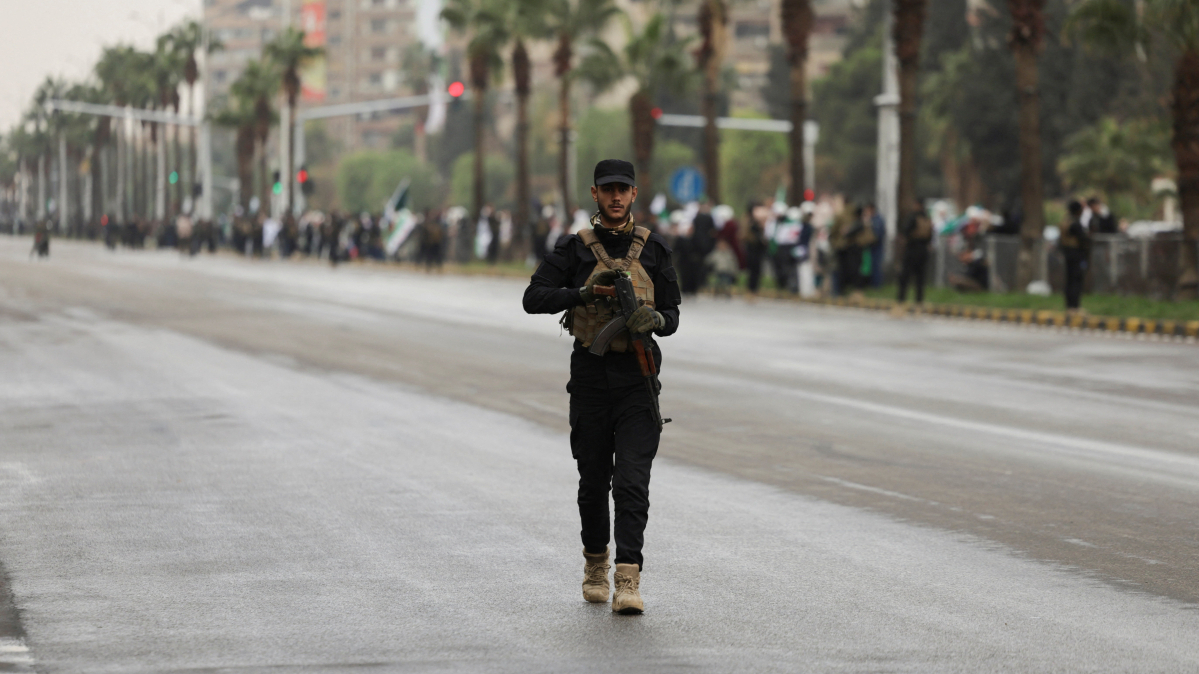 Four Syrian customs personnel injured in armed attack in Aleppo