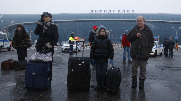 Severe snowfall disrupts Moscow air travel, affecting international flights