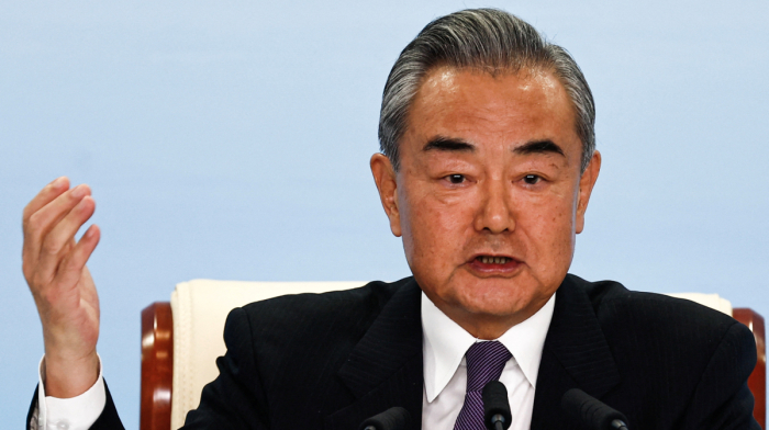 Chinese foreign minister hosts Cambodian and Thai counterparts following border ceasefire