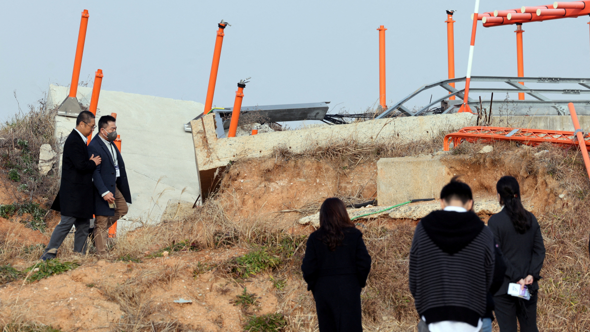 Families visit Jeju Air crash site on first anniversary