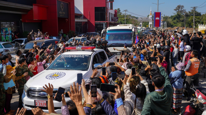 Thailand releases 18 Cambodian soldiers after ceasefire