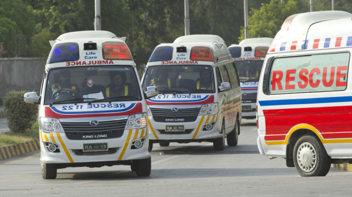 14 killed, 31 injured in Pakistan bus collision