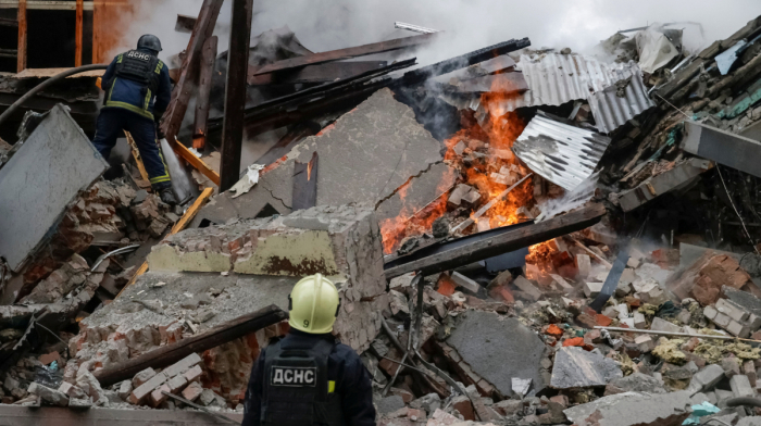Russian airstrike destroys residential area in Kharkiv, Ukraine