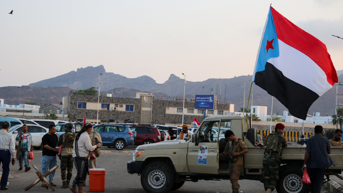 Yemen government accuses UAE-backed separatists of cutting off Aden