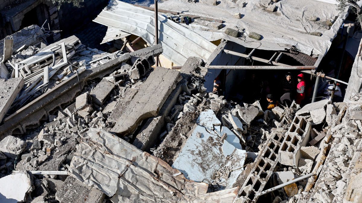 Israeli air strikes in Gaza and Lebanon test fragile ceasefires