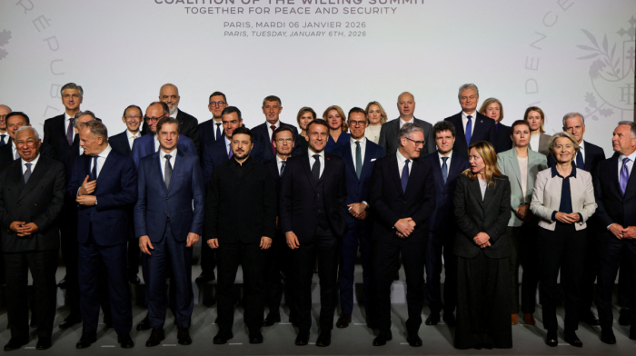 Zelenskyy, Starmer and Macron sign declaration on future multinational forces in Ukraine