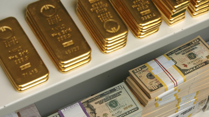 U.S. dollar’s role in global reserves falls as gold overtakes