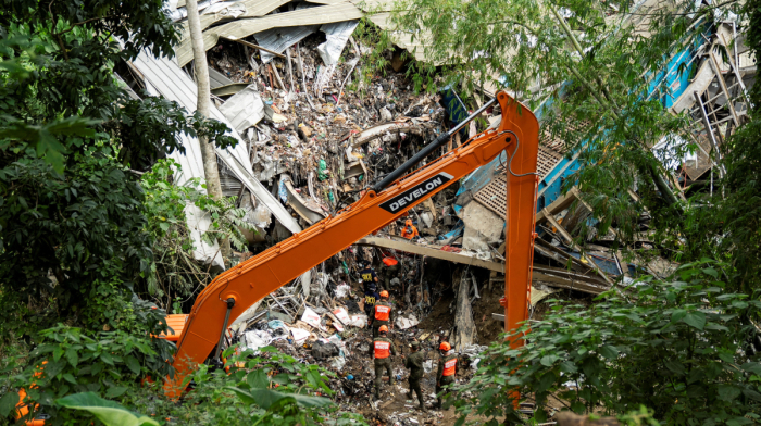 Death toll in Philippines landfill collapse rises to 4