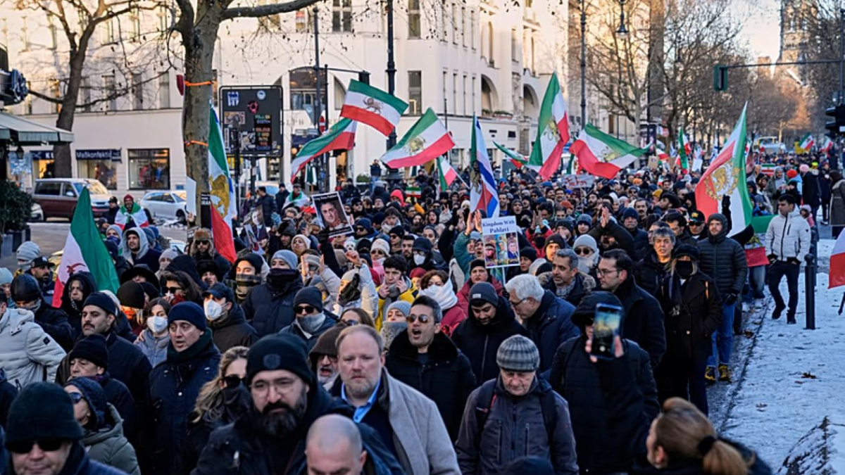European cities stage solidarity protests as Iran unrest deepens