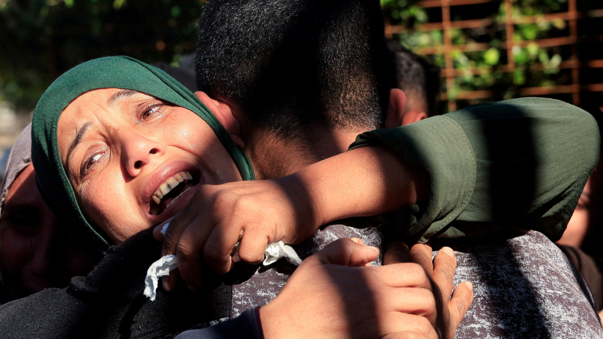 Israeli gunfire kills three Palestinians in Gaza despite ceasefire