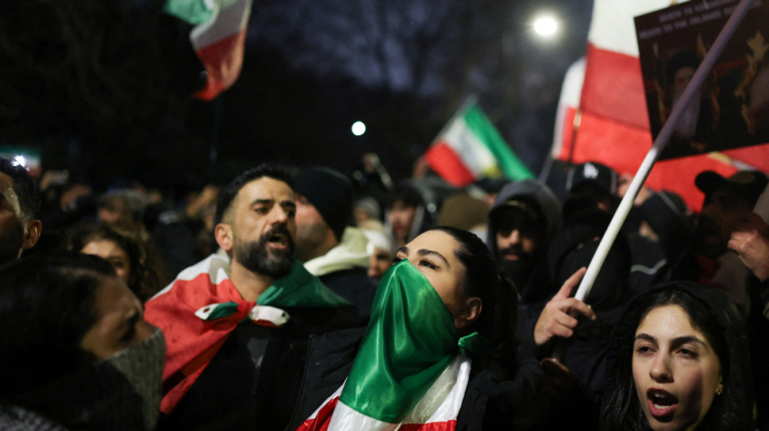 Iran protest deaths pass 500 as Tehran threatens U.S. bases