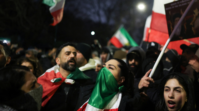 Iran protest deaths pass 500 as Tehran threatens U.S. bases