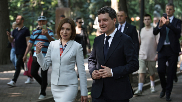 Romania begins talks on possible unification with Moldova