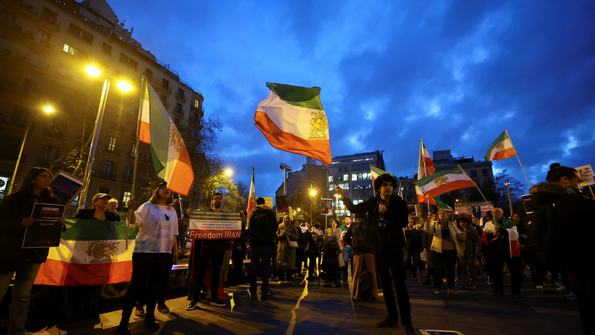 White House: Iran halted 800 planned executions amid protests