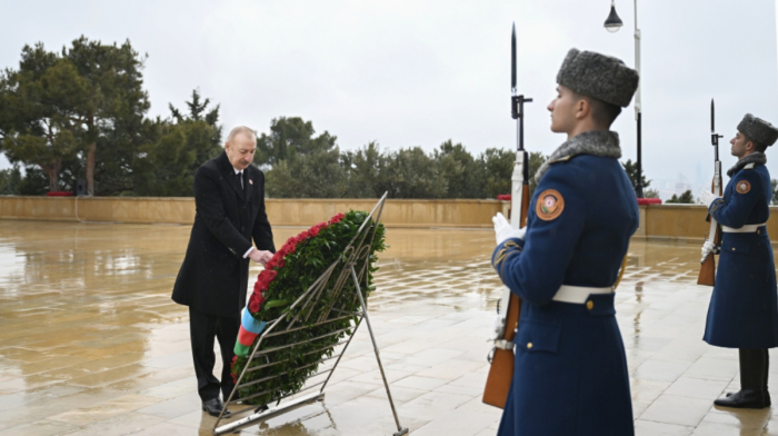 President Ilham Aliyev pays tribute to 20 January martyrs