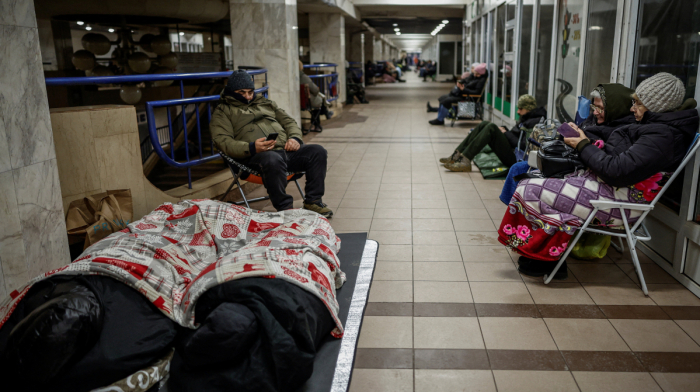 Russian strikes cut heating to thousands of buildings in Kyiv amid freezing temperatures