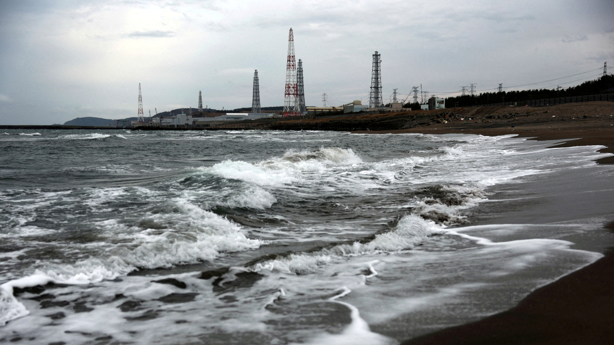 Japan halts restart of Kashiwazaki-Kariwa plant a day after it goes online
