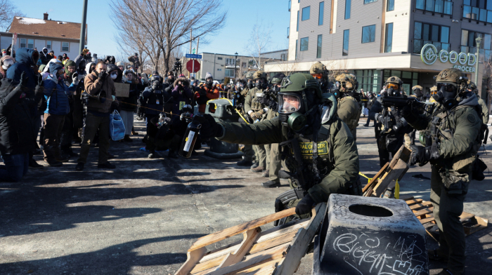 Minneapolis federal agents fatally shoot man amid protests