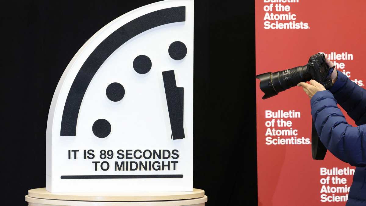 Atomic scientists: 'We're runnning out of time' as doomsday clock hits 85 seconds to midnight