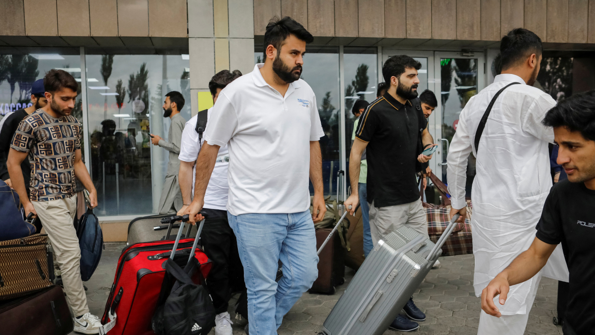 Bangladesh and Pakistan resume direct flights after 14-year hiatus