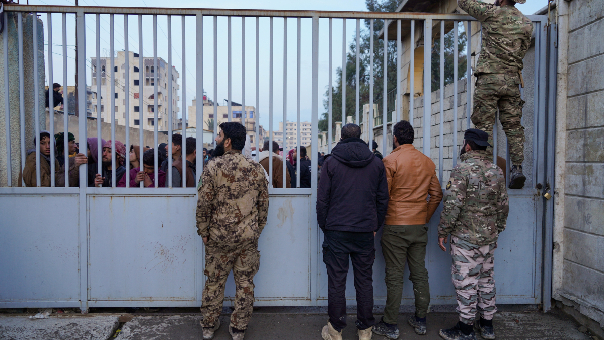 Lebanon to hand over more than 300 Syrian prisoners to Damascus