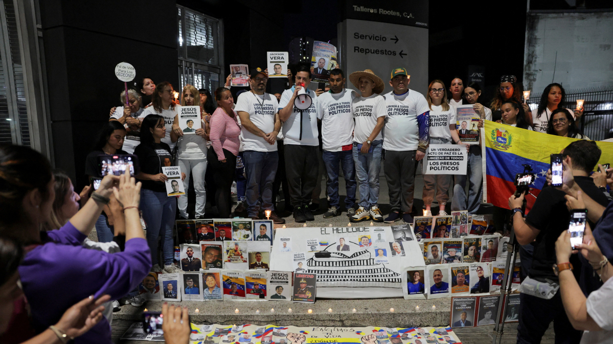 Venezuela frees 30 prisoners, including activists, rights group says