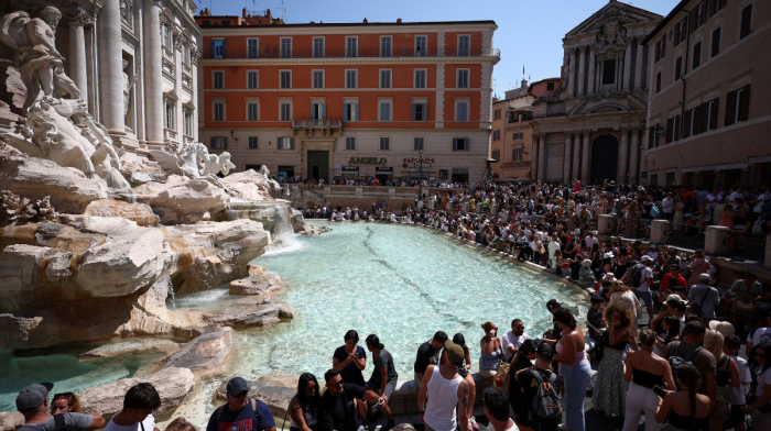 Rome introduces 2-euro fee for access to Trevi Fountain basin