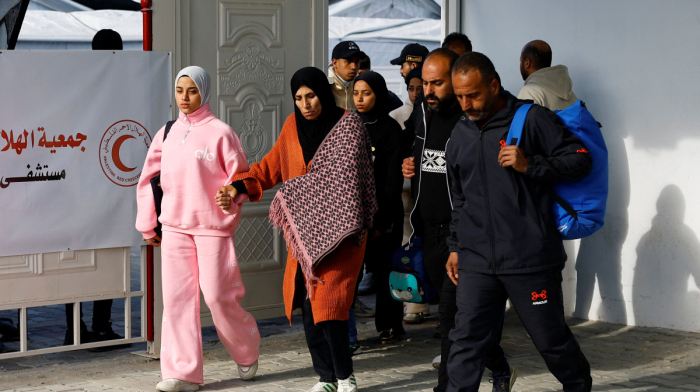 Israeli strikes kill 24 people in Gaza despite ceasefire