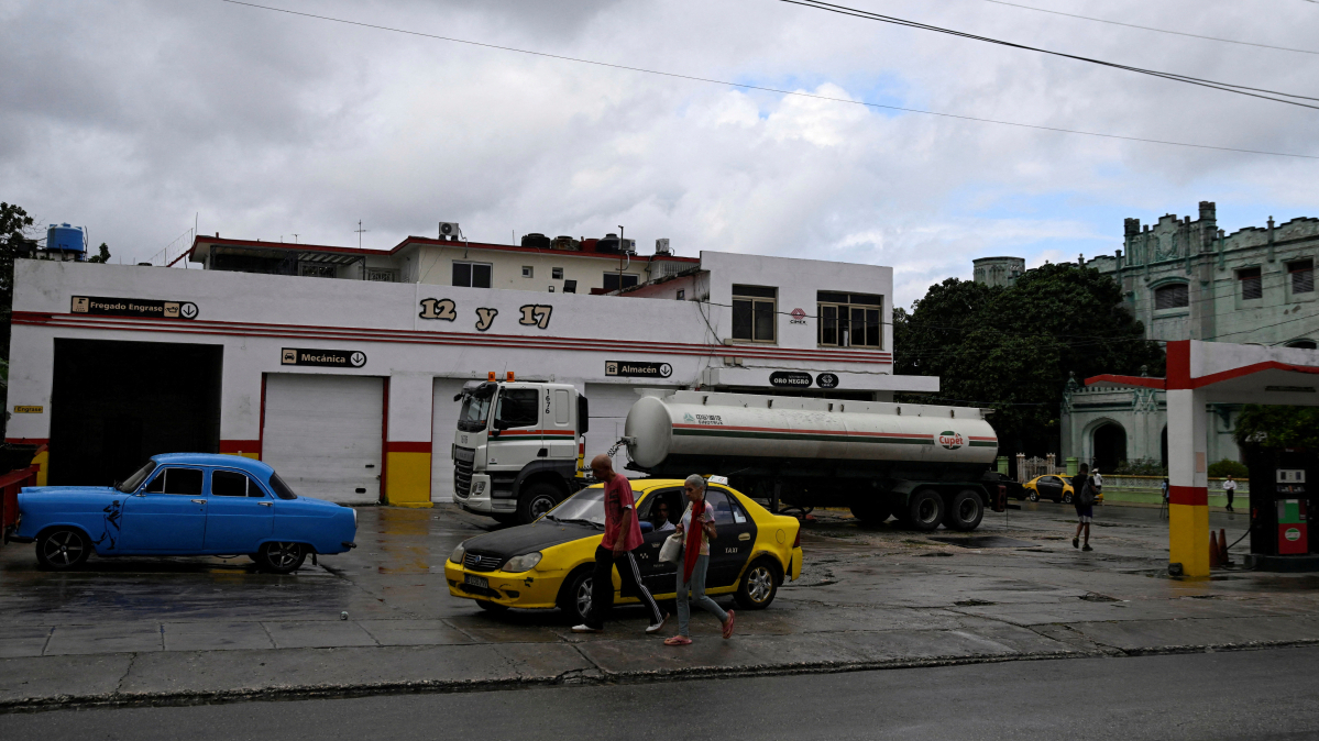 Mexico considers options to keep fuel flowing to Cuba under U.S. tariff threat