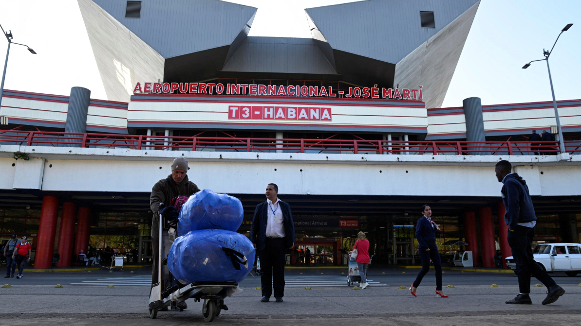 U.S. sanctions worsen Cuba fuel shortage, affect tourism and transport