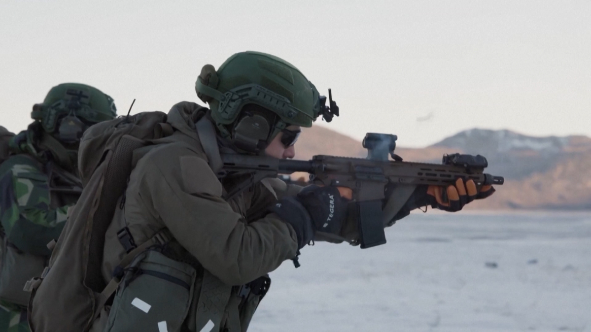 Swedish Air Force rangers train in Greenland | AnewZ