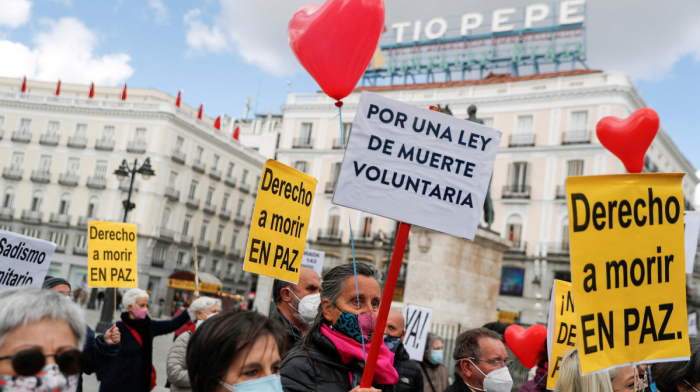 Spain approves euthanasia for woman paralysed in suicide attempt, despite father's disapproval