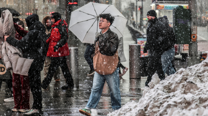 Powerful winter storm batters U.S. Northeast, New York City imposes travel ban