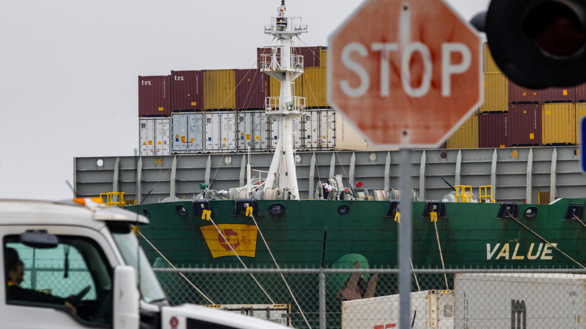 U.S. President Trump’s 10% global tariffs take effect after court blocks broader plan
