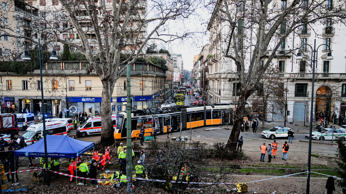 Tram crashes in central Milan, killing two and injuring dozens